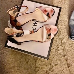 Nine West Pruce Ankle Block Heel Sandals 8M